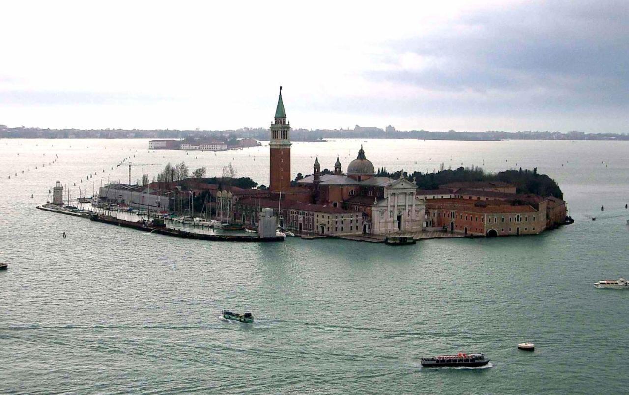 Maurizio House - Near The Train Station Apartment Venice Exterior photo